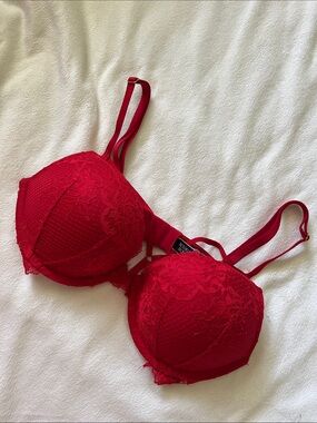 Victoria’s Secret bombshell red push up bra (size 34B)